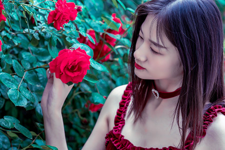 贵州遵义：暑期红色旅游热